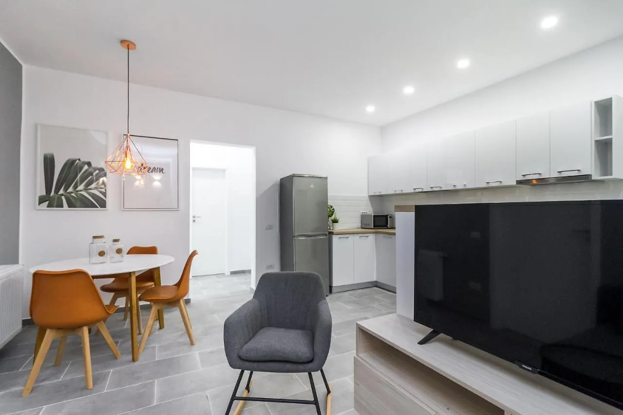 Modern Apartment In The Heart Of Bucarest 0*,