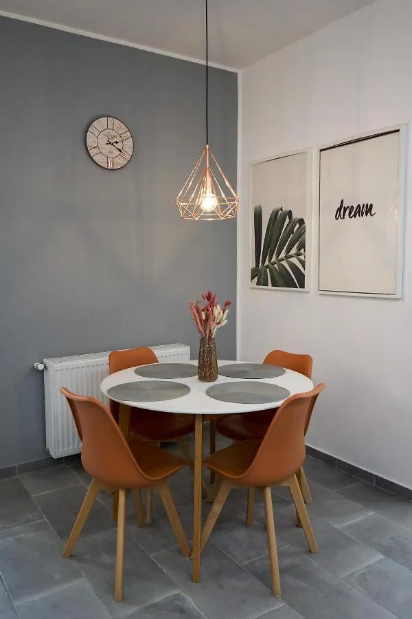 Modern Apartment In The Heart Of Bucharest Romania